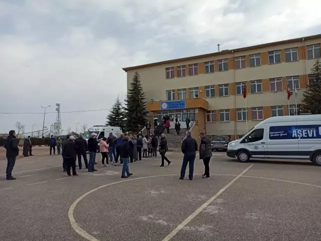 Eskişehir'de 3 bin Bulgaristan Türk'ü oylarını kullandı Eskişehir'de 3 bin Bulgaristan Türk'ü oylarını kullandı