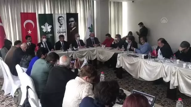 Gelecek Partisi Genel Başkanı Davutoğlu, Adana'da gazetecilerle bir araya geldi Gelecek Partisi Genel Başkanı Davutoğlu, Adana'da gazetecilerle bir araya geldi