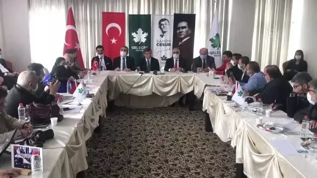 Gelecek Partisi Genel Başkanı Davutoğlu, Adana'da gazetecilerle bir araya geldi Gelecek Partisi Genel Başkanı Davutoğlu, Adana'da gazetecilerle bir araya geldi