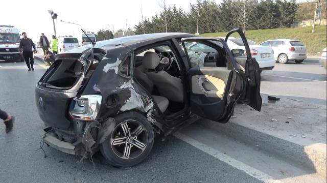 Hafriyat kamyonuna arkadan çarpan otomobilde bulunan yolcu yola fırladı