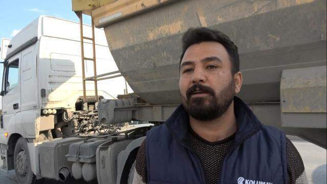 Hafriyat kamyonuna arkadan çarpan otomobilde bulunan yolcu yola fırladı