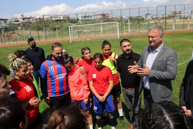 Hasan Şaş'tan kadın futbolculara teknik direktörlük sözü Hasan Şaş'tan kadın futbolculara teknik direktörlük sözü