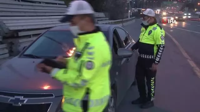 Kısıtlamada evrak almak için Anadolu Yakası'na geçen sürücüye köprü geçişi pahalıya mal oldu Kısıtlamada evrak almak için Anadolu Yakası'na geçen sürücüye köprü geçişi pahalıya mal oldu