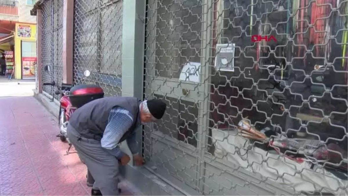 MERSİN 73 yaşında, 58 yıldır ayakkabı tamir ediyor