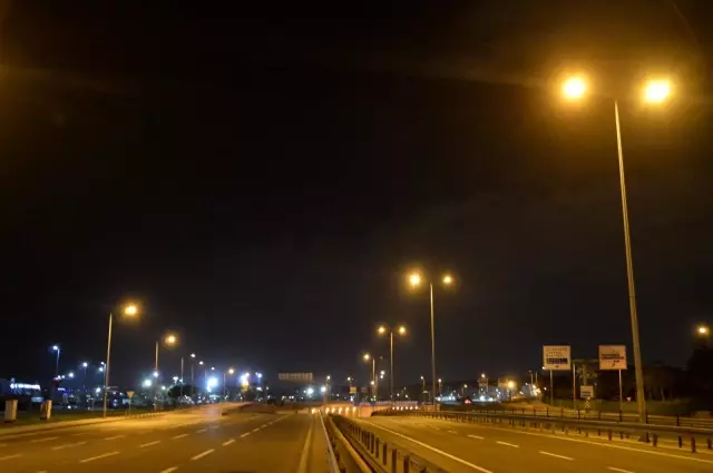 N Kolay İstanbul Yarı Maratonu için yollar kapatılmaya başlandı N Kolay İstanbul Yarı Maratonu için yollar kapatılmaya başlandı