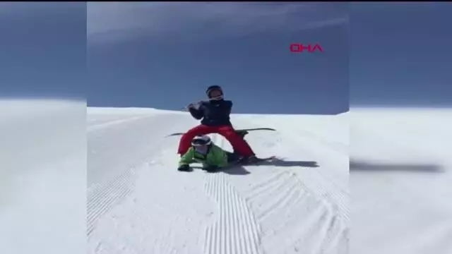 ORDU Müzisyenler yan flüt çalarak kaydı ORDU Müzisyenler yan flüt çalarak kaydı