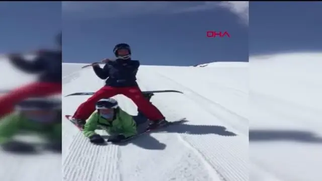 ORDU Müzisyenler yan flüt çalarak kaydı ORDU Müzisyenler yan flüt çalarak kaydı