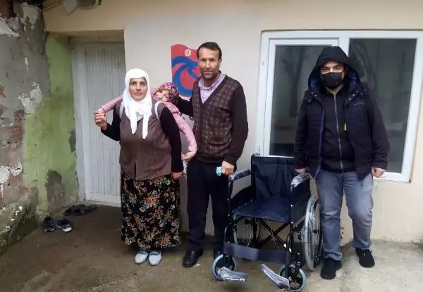 TRABZON PLASTİK KAPAKLA, 8 ENGELLİ TEKERLEKLİ SANDALYEYE KAVUŞTU TRABZON PLASTİK KAPAKLA, 8 ENGELLİ TEKERLEKLİ SANDALYEYE KAVUŞTU