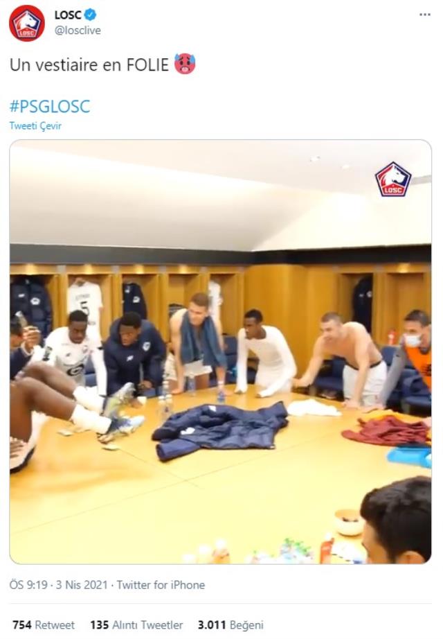 The locker room has turned into a feast in Lille, which overthrew PSG!  Burak drew attention to detail