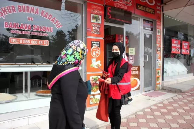 Sakatlar Derneğine Kızılay'dan kitap desteği Sakatlar Derneğine Kızılay'dan kitap desteği