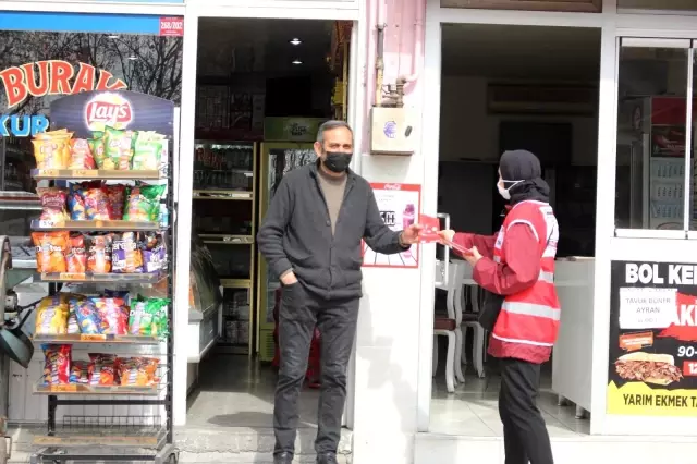 Sakatlar Derneğine Kızılay'dan kitap desteği Sakatlar Derneğine Kızılay'dan kitap desteği