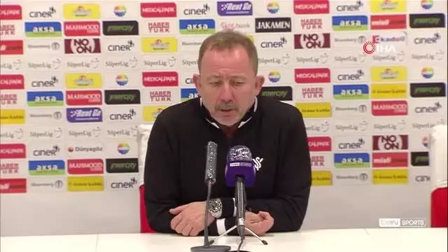 Sergen Yalçın: '10 tane maçımız var ve avantajlı taraf biziz' Sergen Yalçın: '10 tane maçımız var ve avantajlı taraf biziz'