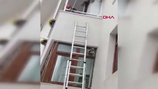 SİLİVRİ'DE AYAĞI KOPMAK ÜZERE OLAN GÜVERCİNİ İTFAİYE KURTARDI SİLİVRİ'DE AYAĞI KOPMAK ÜZERE OLAN GÜVERCİNİ İTFAİYE KURTARDI