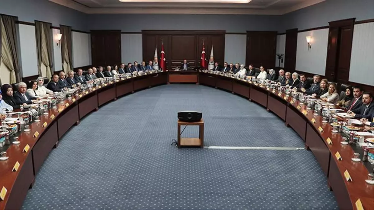 Son Dakika: AK Parti MYK, emekli 103 amiralin imza attığı ...