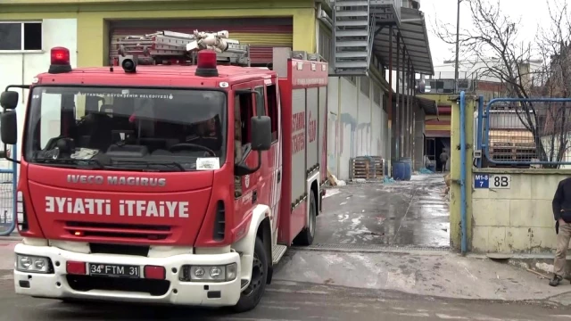 Son dakika haber: Tuzla'da boya fabrikasında korkutan yangın