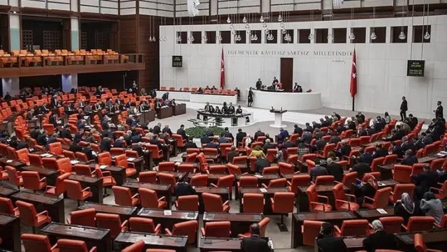 104 emekli amiralin imzaladığı Montrö bildirisinin yankıları sürerken bir bildiri de eski milletvekillerinden geldi 104 emekli amiralin imzaladığı Montrö bildirisinin yankıları sürerken bir bildiri de eski milletvekillerinden geldi