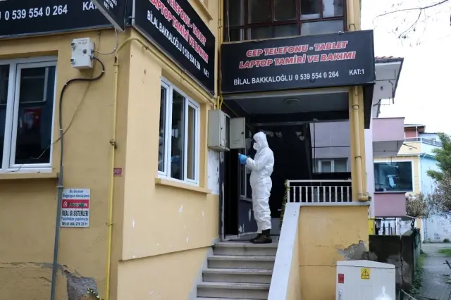 4 gündür haber alınamayan şahıs iş yerinde ölü bulundu 4 gündür haber alınamayan şahıs iş yerinde ölü bulundu