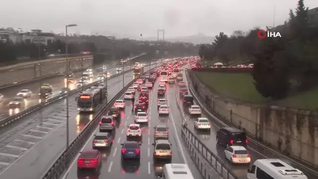 56 saatlik kısıtlama sonrası İstanbul'da trafik yoğunluğu 56 saatlik kısıtlama sonrası İstanbul'da trafik yoğunluğu