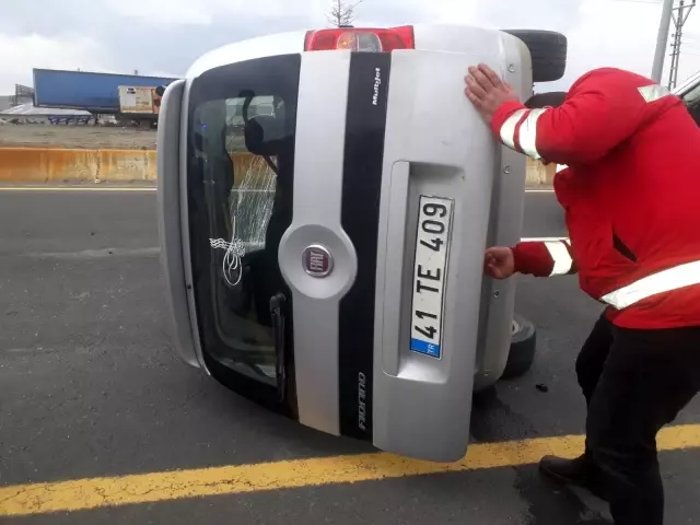 Son Dakika | Direksiyon hakimiyetini kaybeden sürücü elektrik direğine çarptı: 5 yaralı Son Dakika | Direksiyon hakimiyetini kaybeden sürücü elektrik direğine çarptı: 5 yaralı