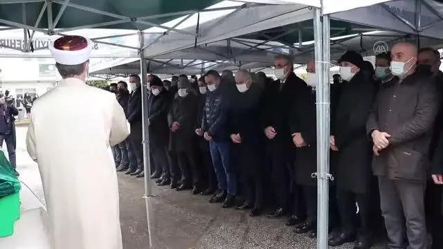 AK Parti Genel Başkanvekili Binali Yıldırım, cenaze törenine katıldı AK Parti Genel Başkanvekili Binali Yıldırım, cenaze törenine katıldı