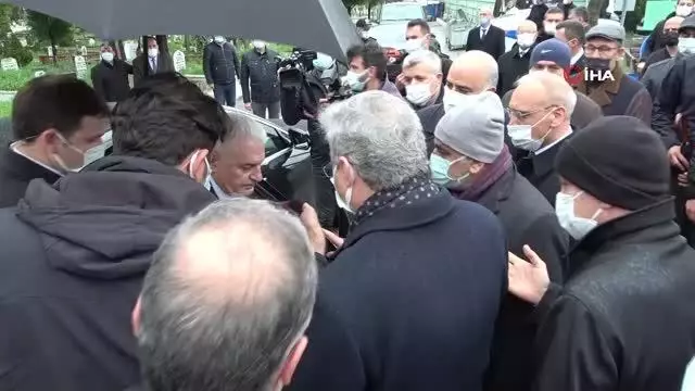 AK Parti Genel Başkanvekili Yıldırım, Sakarya'da cenaze namazına katıldı AK Parti Genel Başkanvekili Yıldırım, Sakarya'da cenaze namazına katıldı
