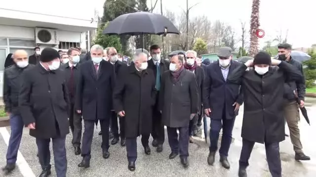 AK Parti Genel Başkanvekili Yıldırım, Sakarya'da cenaze namazına katıldı AK Parti Genel Başkanvekili Yıldırım, Sakarya'da cenaze namazına katıldı