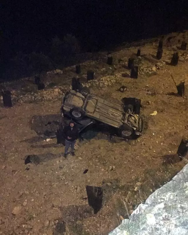 Alanya'da otomobil bahçeye uçtu: 1 yaralı Alanya'da otomobil bahçeye uçtu: 1 yaralı