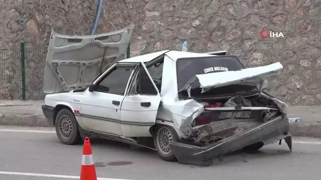 Amasya'da trafik kazası: 2 yaralı Amasya'da trafik kazası: 2 yaralı