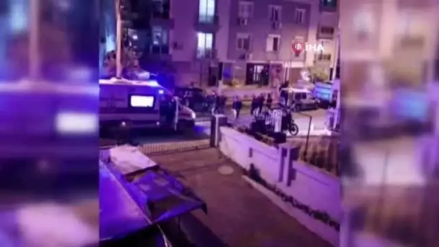 Antalya'da 'pencereden baktı' kavgası: 3 yaralı Antalya'da 'pencereden baktı' kavgası: 3 yaralı