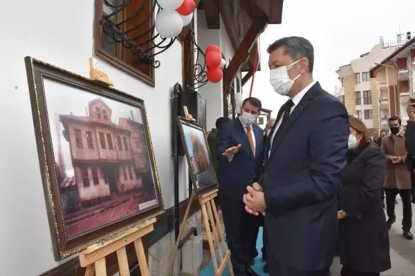 Milli Eğitim Bakanı Selçuk, Sivas'ta yapımı tamamlanan eğitim tesislerinin toplu açılış töreninde konuştu Milli Eğitim Bakanı Selçuk, Sivas'ta yapımı tamamlanan eğitim tesislerinin toplu açılış töreninde konuştu