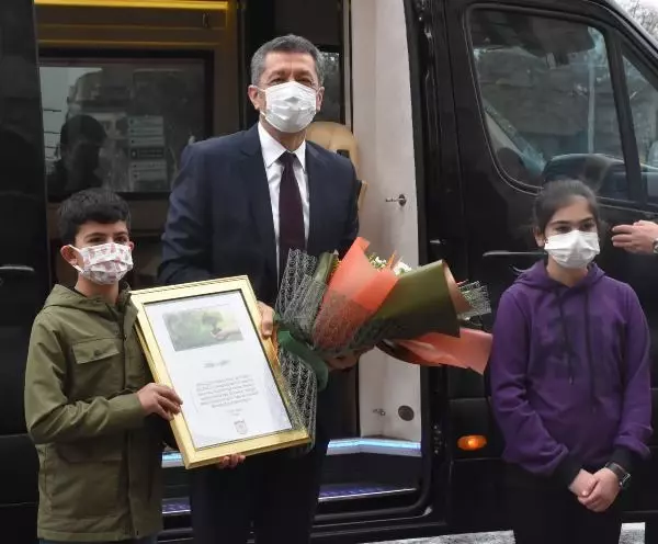 Milli Eğitim Bakanı Selçuk, Sivas'ta yapımı tamamlanan eğitim tesislerinin toplu açılış töreninde konuştu Milli Eğitim Bakanı Selçuk, Sivas'ta yapımı tamamlanan eğitim tesislerinin toplu açılış töreninde konuştu