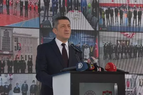 Milli Eğitim Bakanı Selçuk, Sivas'ta yapımı tamamlanan eğitim tesislerinin toplu açılış töreninde konuştu Milli Eğitim Bakanı Selçuk, Sivas'ta yapımı tamamlanan eğitim tesislerinin toplu açılış töreninde konuştu