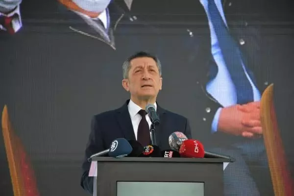 Milli Eğitim Bakanı Selçuk, Sivas'ta yapımı tamamlanan eğitim tesislerinin toplu açılış töreninde konuştu Milli Eğitim Bakanı Selçuk, Sivas'ta yapımı tamamlanan eğitim tesislerinin toplu açılış töreninde konuştu