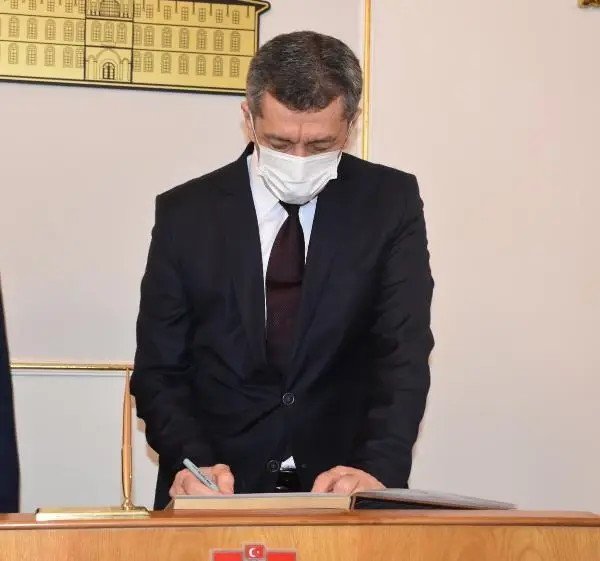 Milli Eğitim Bakanı Selçuk, Sivas'ta yapımı tamamlanan eğitim tesislerinin toplu açılış töreninde konuştu Milli Eğitim Bakanı Selçuk, Sivas'ta yapımı tamamlanan eğitim tesislerinin toplu açılış töreninde konuştu