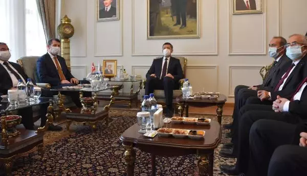 Milli Eğitim Bakanı Selçuk, Sivas'ta yapımı tamamlanan eğitim tesislerinin toplu açılış töreninde konuştu Milli Eğitim Bakanı Selçuk, Sivas'ta yapımı tamamlanan eğitim tesislerinin toplu açılış töreninde konuştu