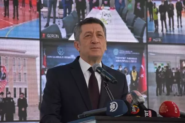 Milli Eğitim Bakanı Selçuk, Sivas'ta yapımı tamamlanan eğitim tesislerinin toplu açılış töreninde konuştu Milli Eğitim Bakanı Selçuk, Sivas'ta yapımı tamamlanan eğitim tesislerinin toplu açılış töreninde konuştu