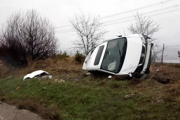 BOLU TAKLA ATAN OTOMOBİLDEN FIRLAYAN SÜRÜCÜ, ÖLDÜ BOLU TAKLA ATAN OTOMOBİLDEN FIRLAYAN SÜRÜCÜ, ÖLDÜ