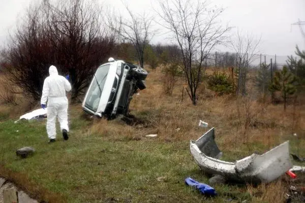 BOLU TAKLA ATAN OTOMOBİLDEN FIRLAYAN SÜRÜCÜ, ÖLDÜ BOLU TAKLA ATAN OTOMOBİLDEN FIRLAYAN SÜRÜCÜ, ÖLDÜ