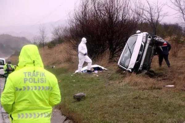 BOLU TAKLA ATAN OTOMOBİLDEN FIRLAYAN SÜRÜCÜ, ÖLDÜ BOLU TAKLA ATAN OTOMOBİLDEN FIRLAYAN SÜRÜCÜ, ÖLDÜ
