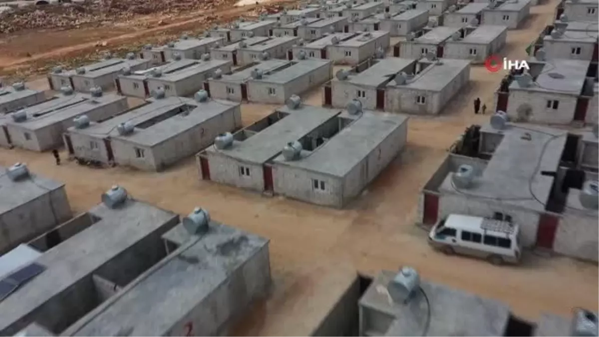 Son dakika haberi! - Briket evlerine kavuşan Suriyeli çocuklar, ilk kez parkta oyun oynadı