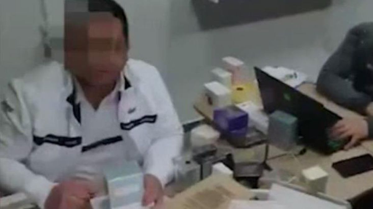 Canlı yayında 'Son noktayı kim koyacak?' diyordu! Karşısında polisi görünce neye uğradığını şaşırdı