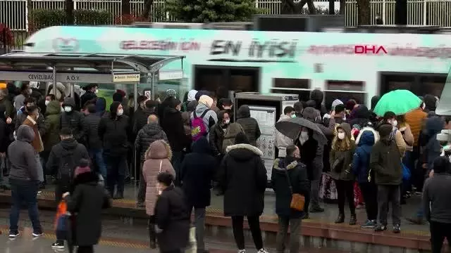 CEVİZLİBAĞ'DA YOĞUNLUK; 'ÜST ÜSTE GELDİK' CEVİZLİBAĞ'DA YOĞUNLUK; 'ÜST ÜSTE GELDİK'