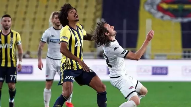 Fenerbahçe, Denizlispor maçında ilk yarıda isabetli şut atamadı Fenerbahçe, Denizlispor maçında ilk yarıda isabetli şut atamadı