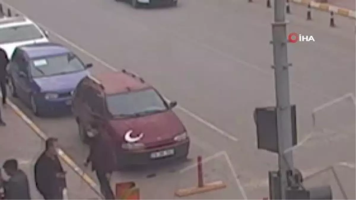 Son dakika haberleri! Iğdır'da motorlu kurye ölümden döndüğü anlar kamerada