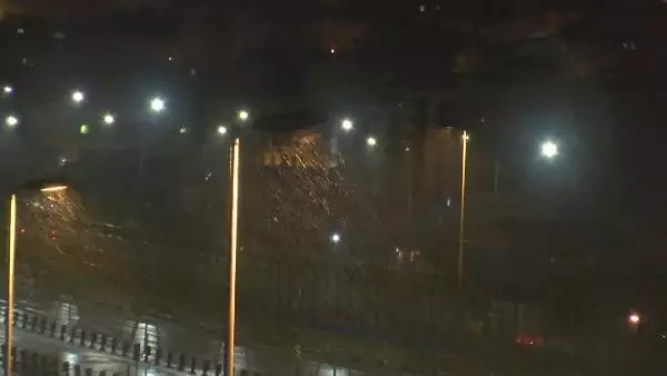 İSTANBUL'DA YAĞMUR ETKİLİ OLUYOR İSTANBUL'DA YAĞMUR ETKİLİ OLUYOR