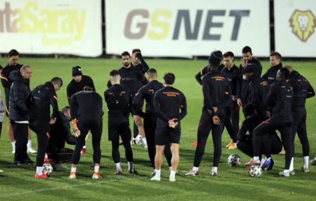 Captains Muslera and Arda blew on their teammates after their defeat in Hatay
