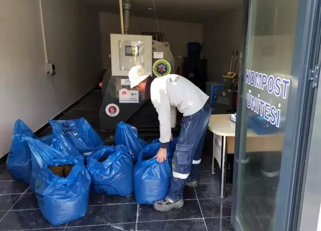 Keçiören'de aylık 800 kilogram doğal gübre üretiliyor Keçiören'de aylık 800 kilogram doğal gübre üretiliyor