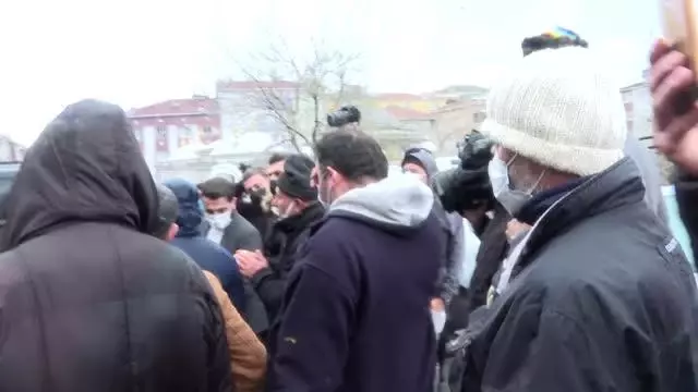 Son dakika haberi | KİPTAŞ'ın Eyüpsultan'daki kentsel dönüşüm projesi İBB önünde protesto edildi Son dakika haberi | KİPTAŞ'ın Eyüpsultan'daki kentsel dönüşüm projesi İBB önünde protesto edildi