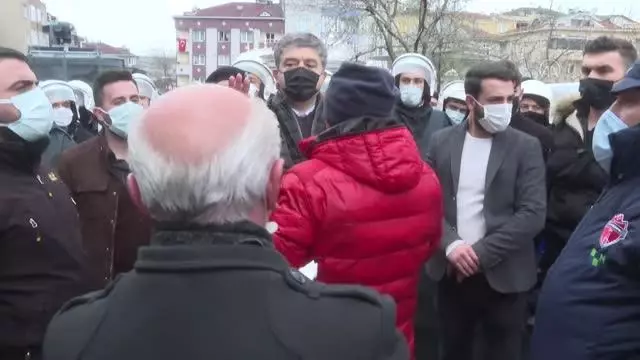 Son dakika haberi | KİPTAŞ'ın Eyüpsultan'daki kentsel dönüşüm projesi İBB önünde protesto edildi Son dakika haberi | KİPTAŞ'ın Eyüpsultan'daki kentsel dönüşüm projesi İBB önünde protesto edildi