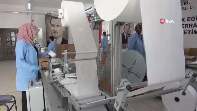 Son dakika haberleri! Milli Eğitim Bakanı Selçuk: 'Kırıkkale'de 183 milyon maske üretildi' Son dakika haberleri! Milli Eğitim Bakanı Selçuk: 'Kırıkkale'de 183 milyon maske üretildi'
